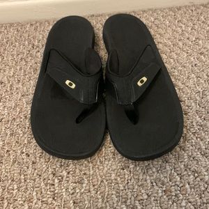 Black Oakley Flip-flops